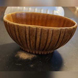 Pretty Haeger 4020 USA planter